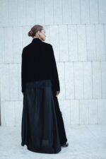Mukhmal abaya